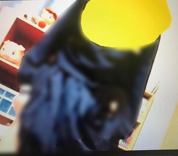 くぱぁして 中指いじいじ