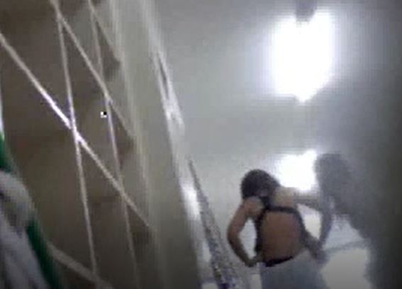 学校内スク水更衣室4